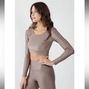 90 Degree by Reflex SHINY RIBBED LONG
SLEEVE TWIST CROP TOP